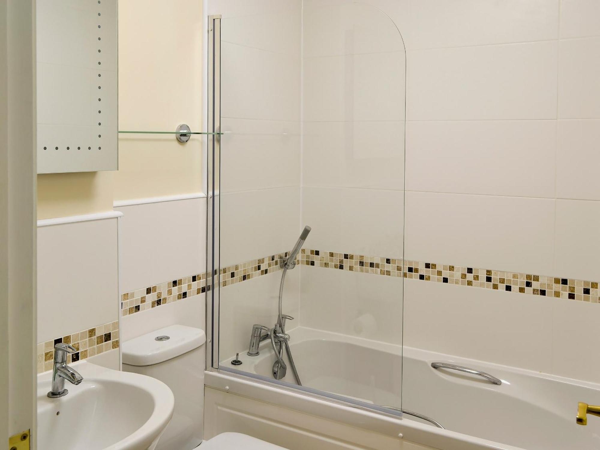 Holiday home Flat 2 Lonsdale House